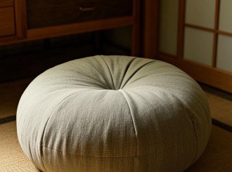生成 Floor Cushions 图片